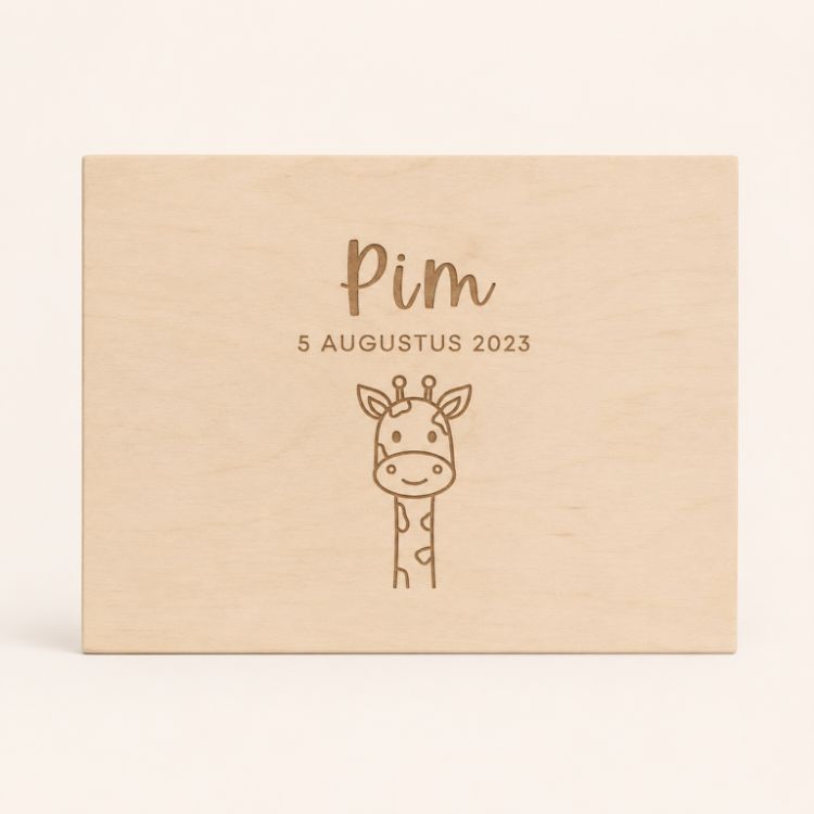 memorybox met naam en giraf persoonlijk gegraveerd Van BRIES